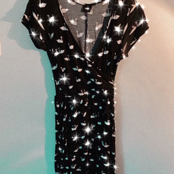 Dresses - Picture 6 of 16